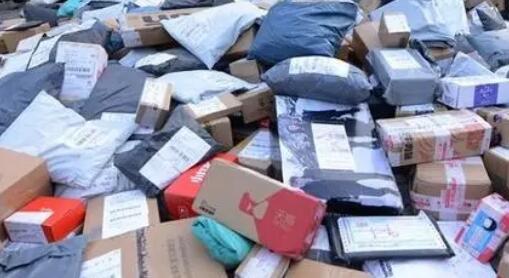 8月全国快递业务量同比增长12.3%