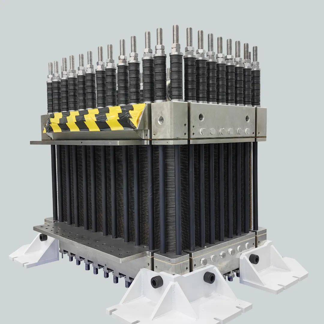 石化机械：碱性和PEM制氢电解槽及成套装备优先受益