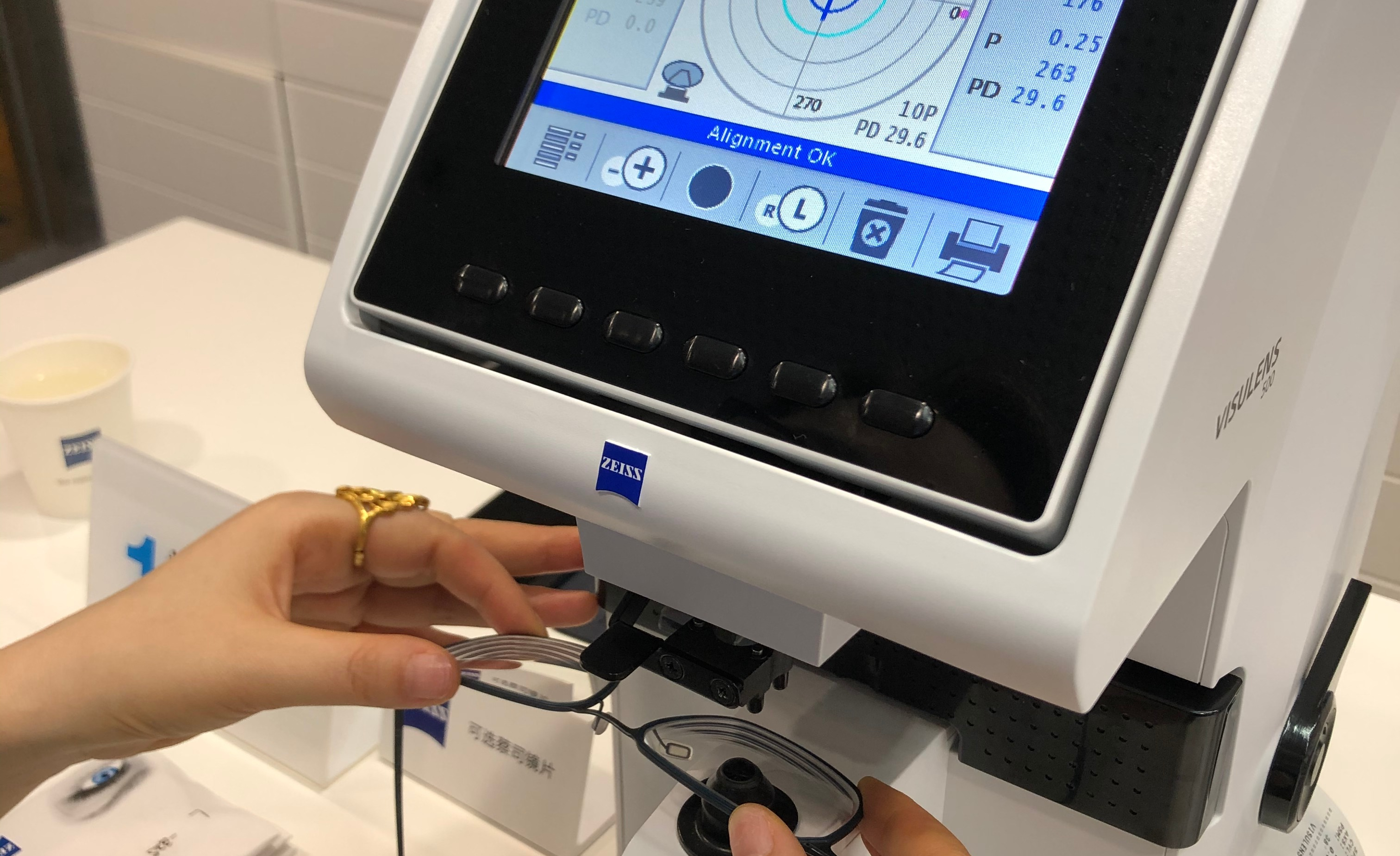 精测电子获得发明专利授权：“一种镜片安装精度测量系统及镜片安装精度测量方法”