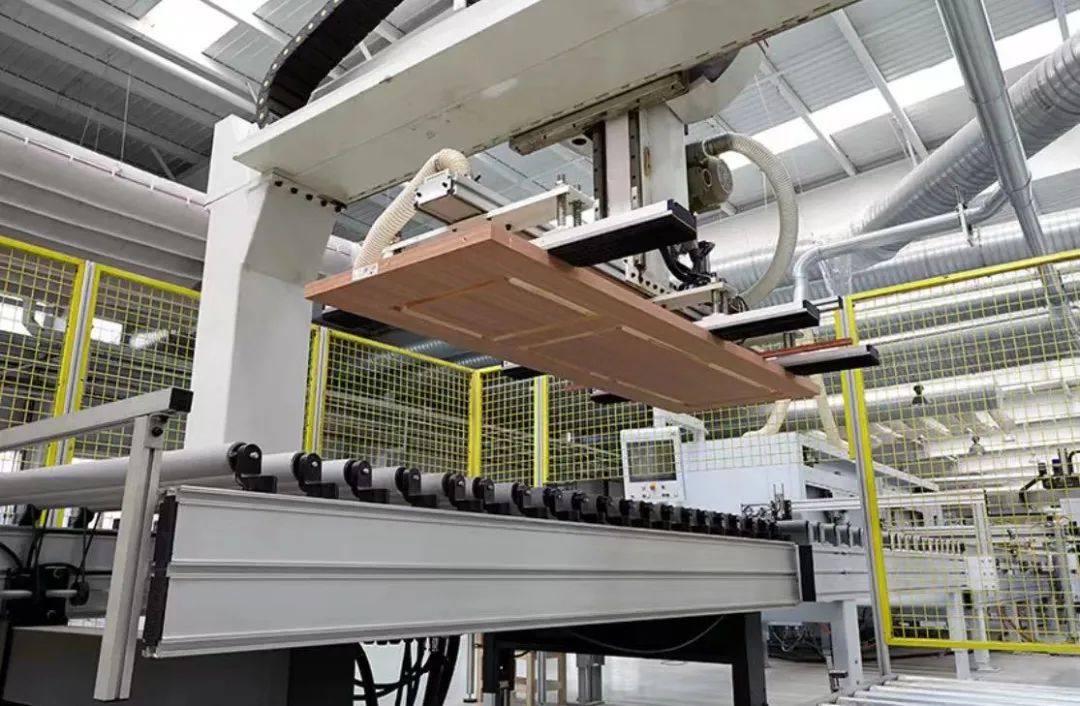 索菲亚核心业务增长乏力，上半年营收净利双降，多品牌与渠道战略遇阻