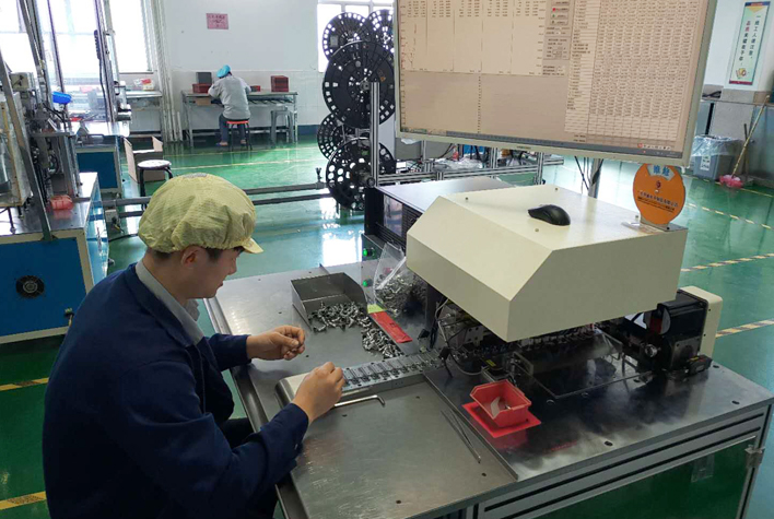 弘信电子获得发明专利授权：“丝印上下料设备”