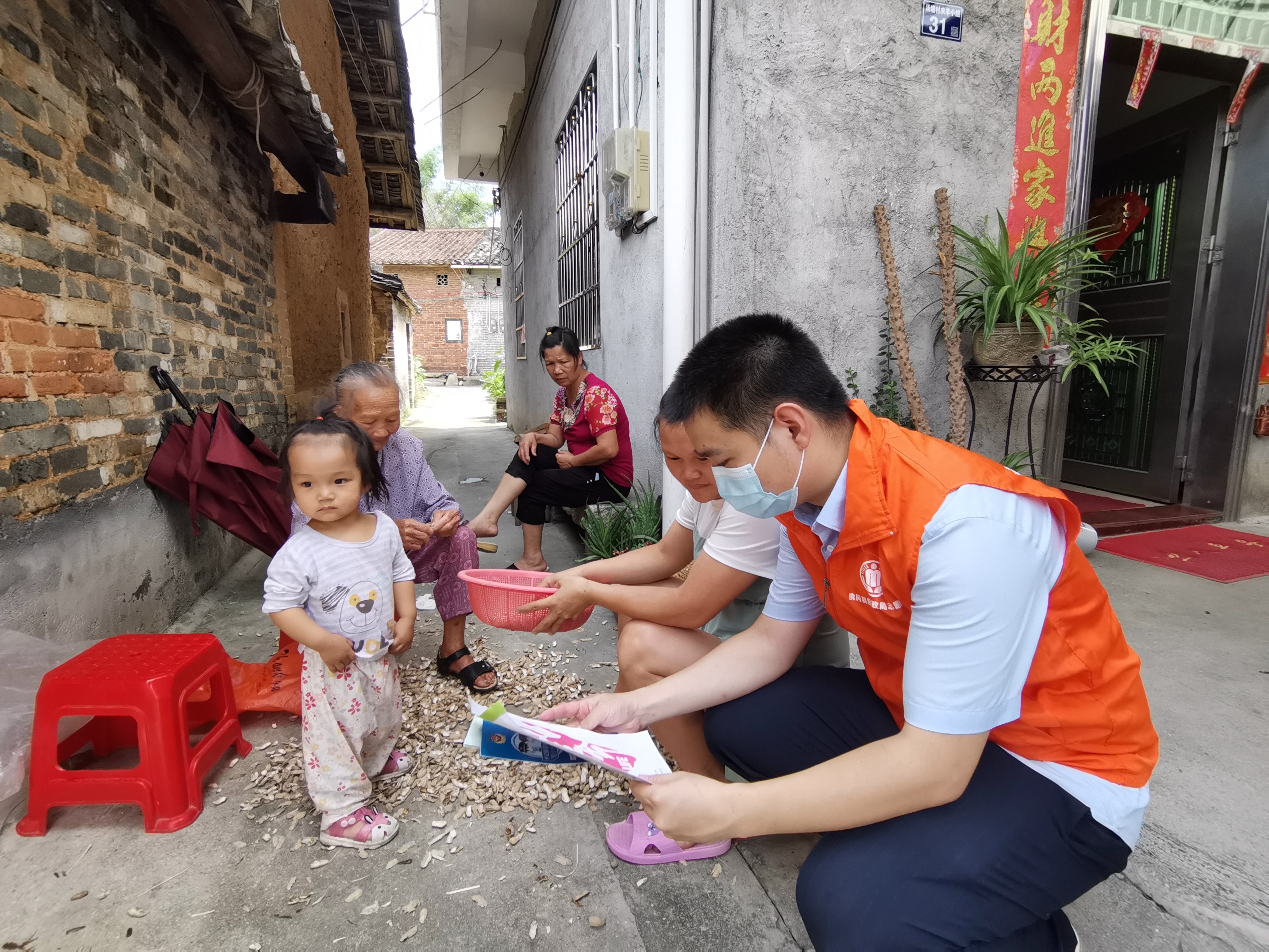 雅化集团：约11.8万户