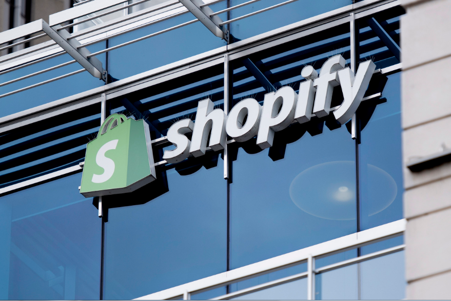 Mubadala Capital拟收购广告牌运营商Clear Channel Outdoor