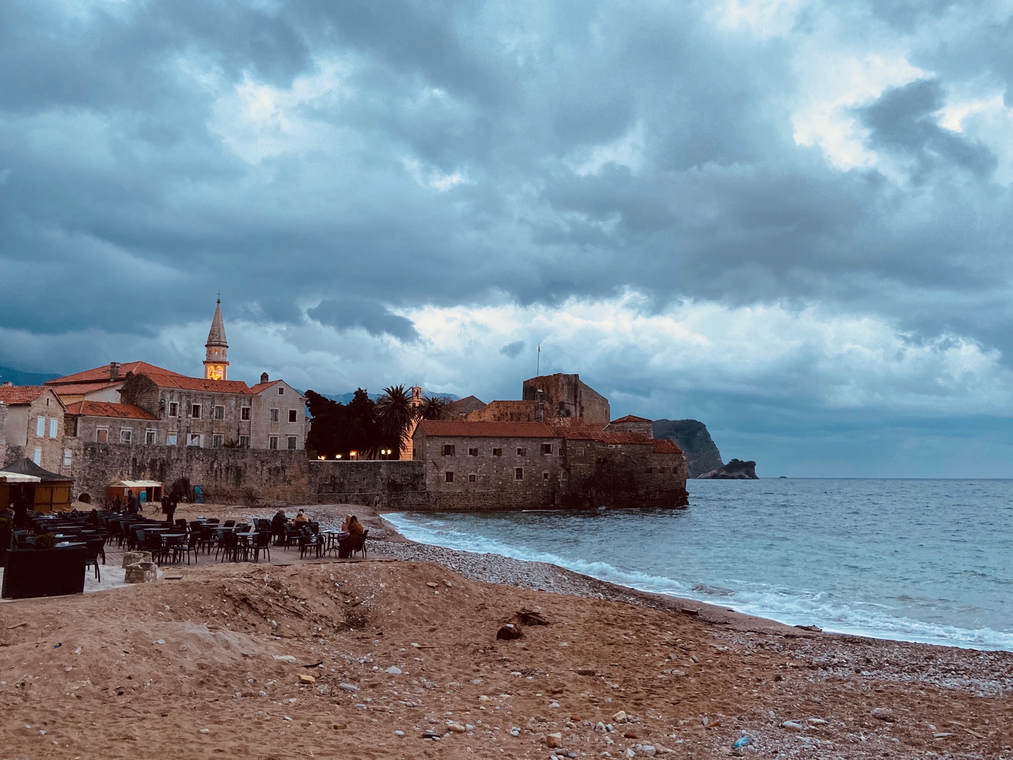 塞尔维亚2025年8月平均净工资为901欧元