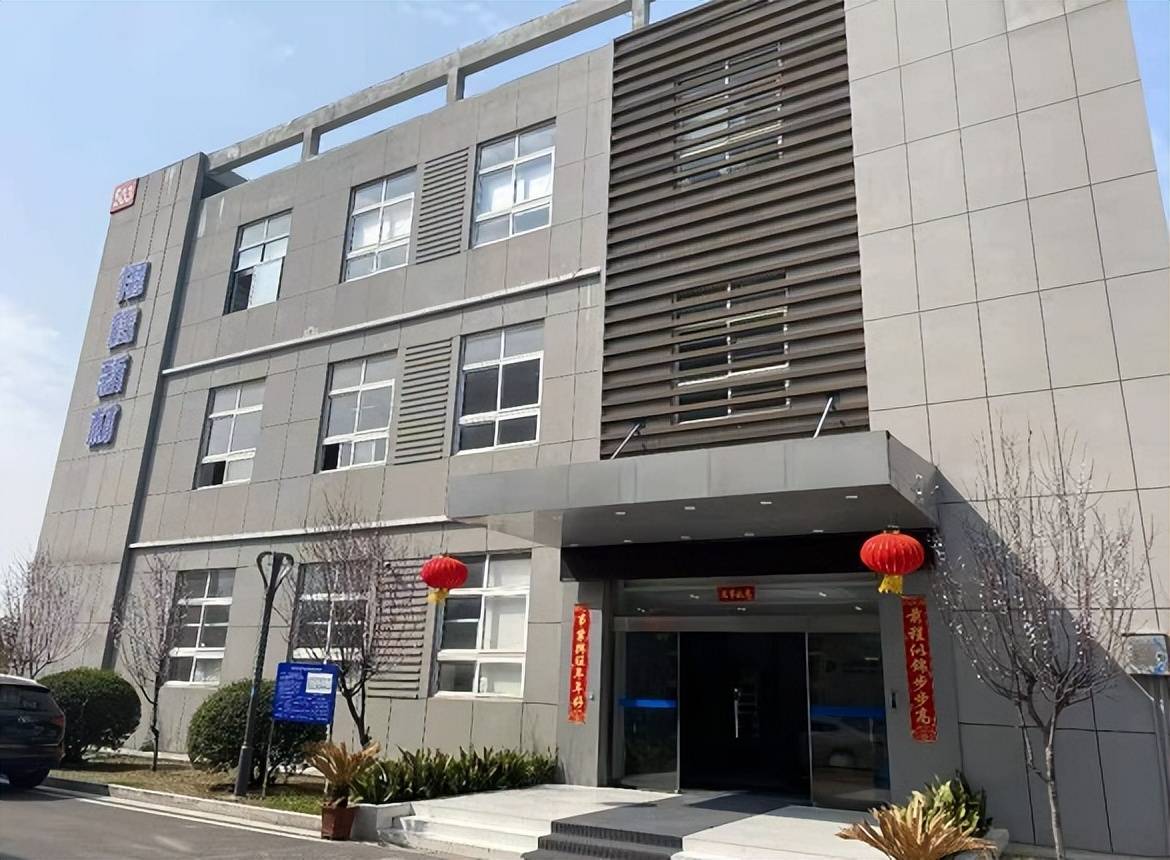 内蒙古新华：因募投资金使用及信披问题被责令改正，近1年仅西南证券1份研报