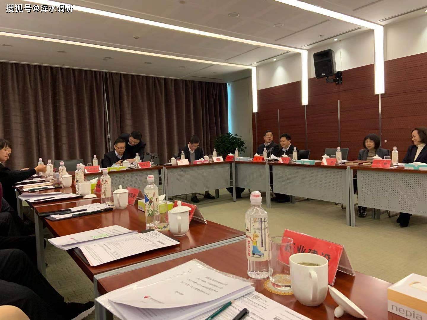 12月5日将操作1万亿元买断式逆回购;三季度银行办理非现金支付1503.36万亿元 | 金融早参