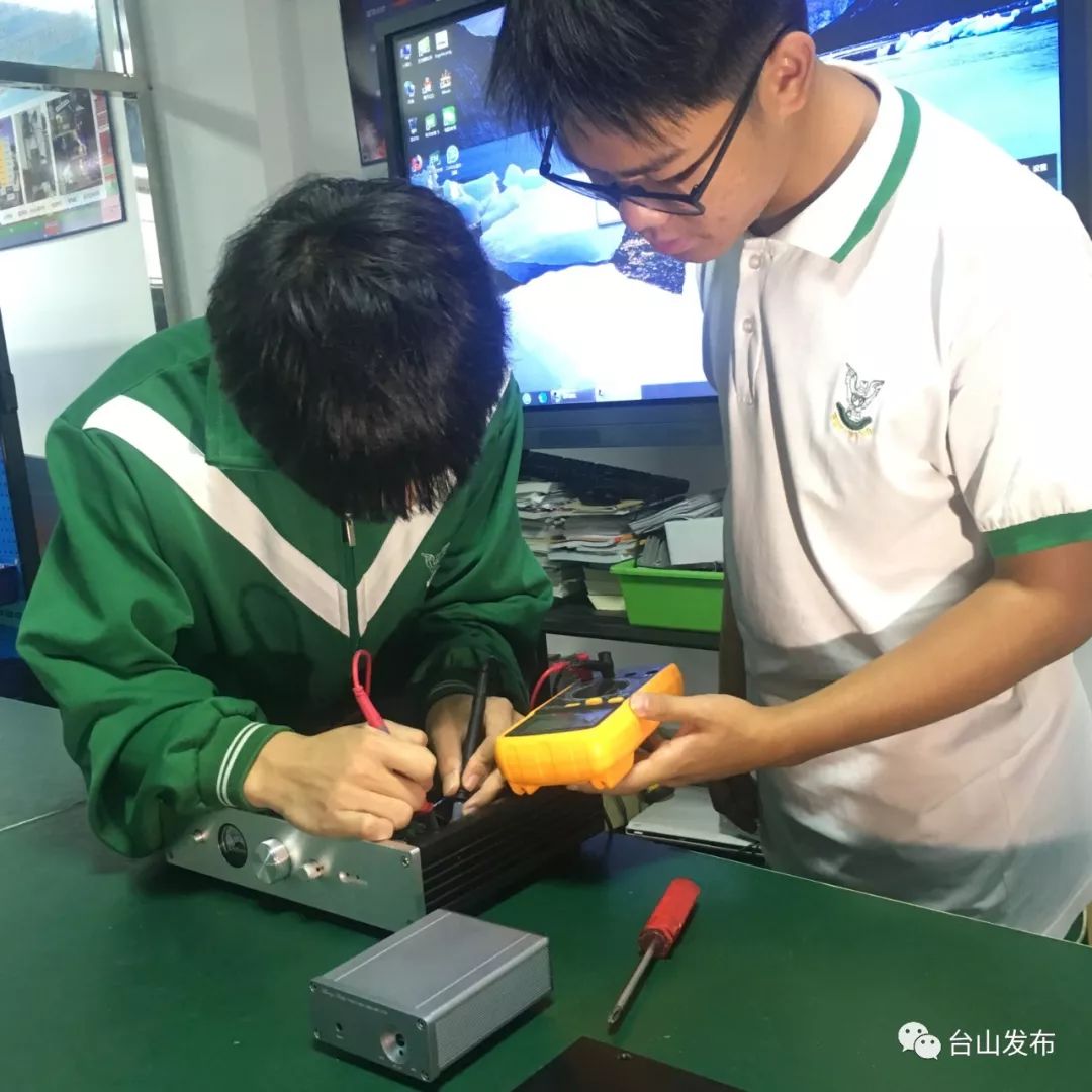 中集集团获得实用新型专利授权：“角柱压型设备”