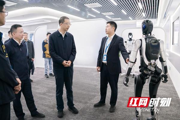 中兴通讯：左手400亿理财，右手发80亿债券