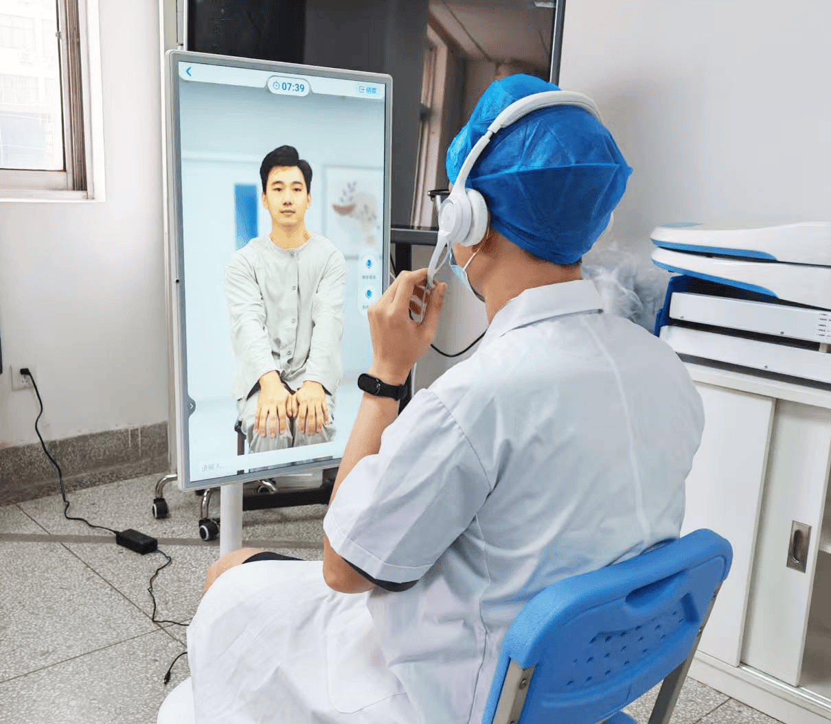 从“技术模型”到“场景落地” 医疗AI如何真正走进医院