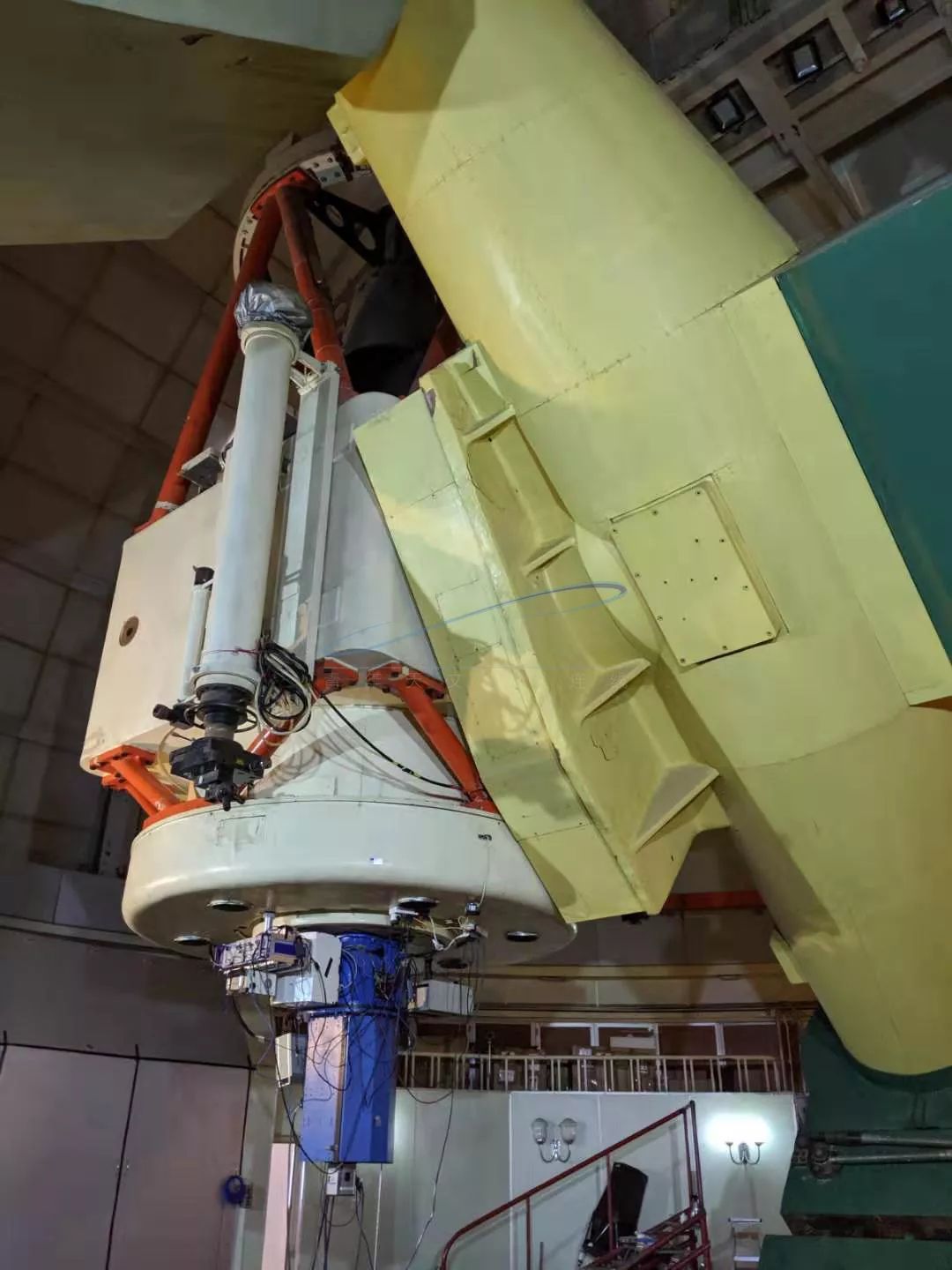 科研人员观测到金属/载体界面的体相氧溢流